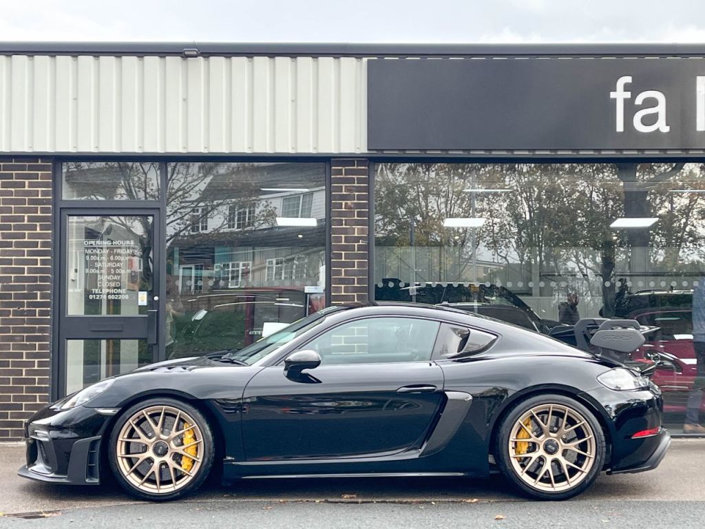 Used Porsche 718 Cayman 2024 for sale - 76734636: Photo 3