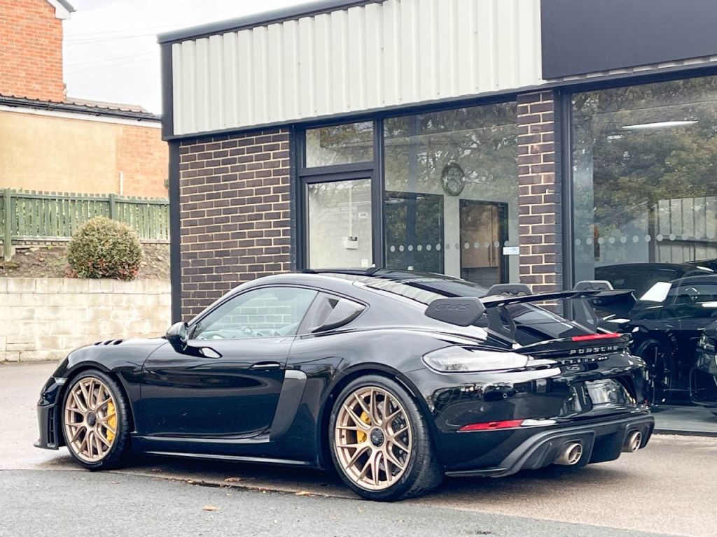 Used Porsche 718 Cayman 2024 for sale - 76734636: Photo 4