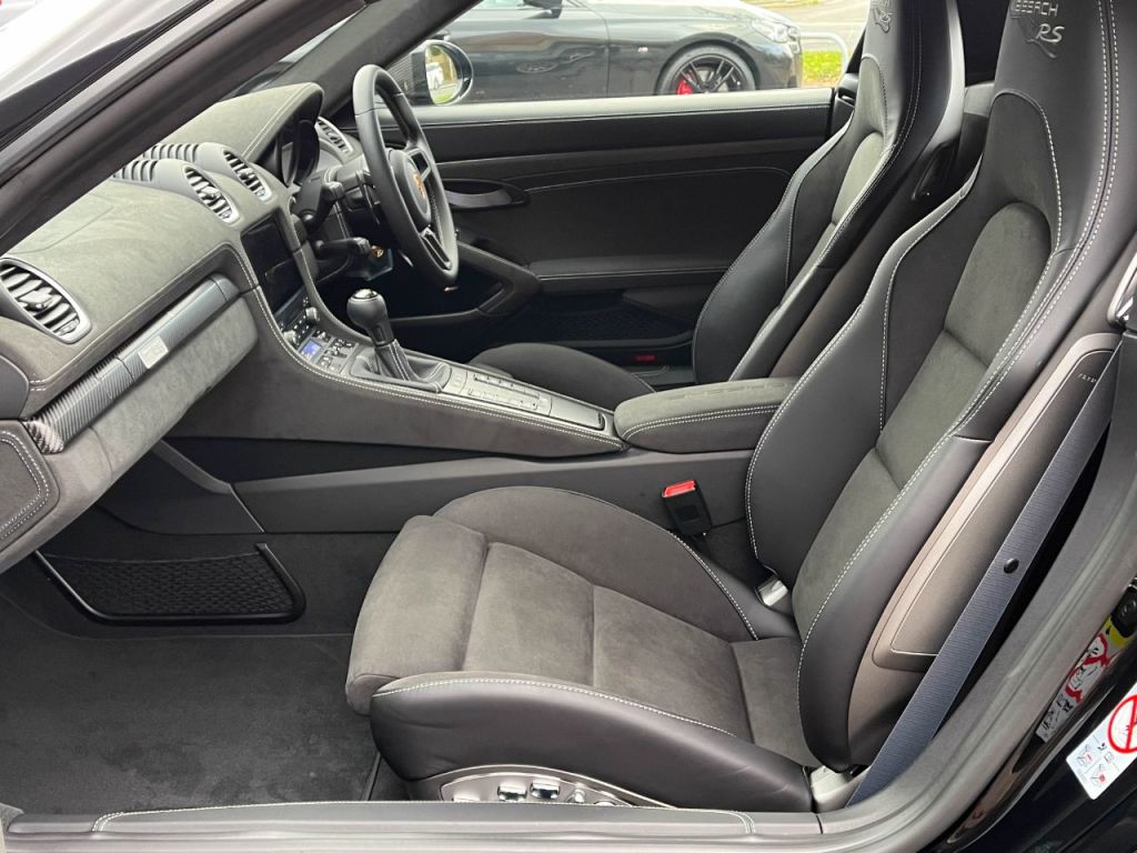 Used Porsche 718 Cayman 2024 for sale - 76734636: Photo 7