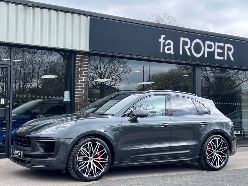 Used Porsche Macan 2023 for sale - 76734626: Photo 2