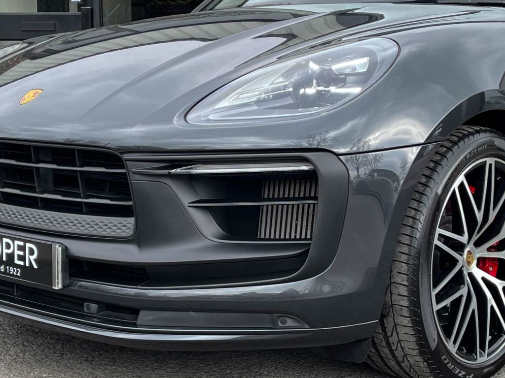 Used Porsche Macan 2023 for sale - 76734626: Photo 24