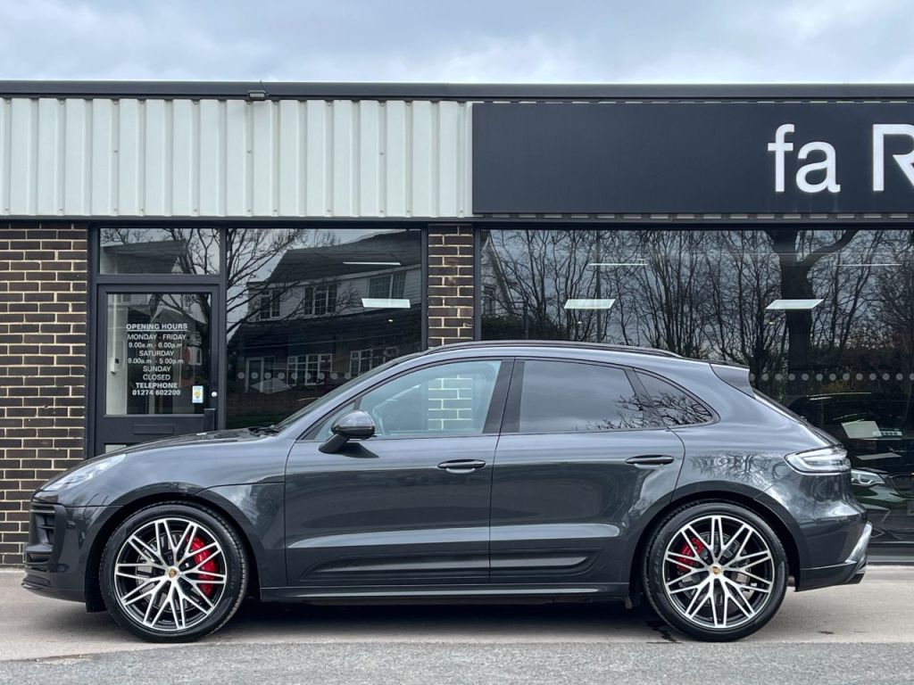 Used Porsche Macan 2023 for sale - 76734626: Photo 3