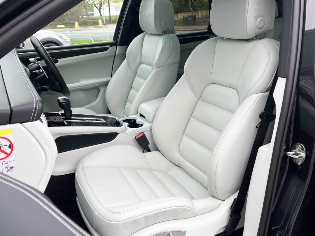 Used Porsche Macan 2023 for sale - 76734626: Photo 8