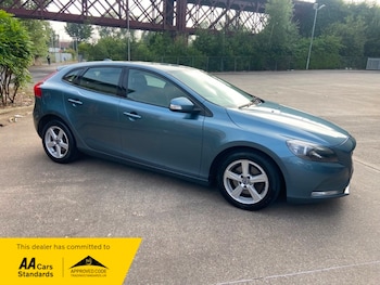 Used Volvo V40 2013 for sale - 75370883: Photo