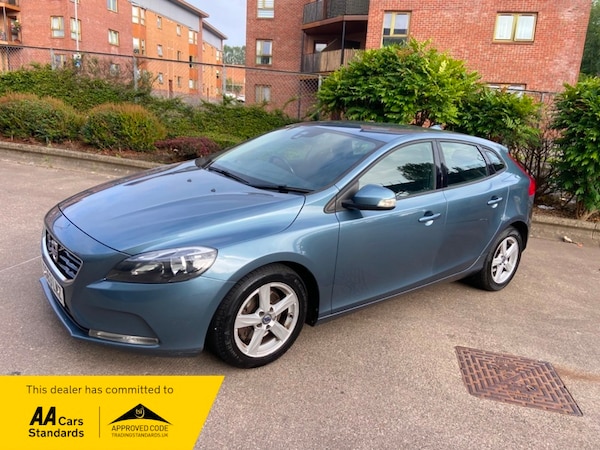 Used Volvo V40 2013 for sale - 75370883: Photo 8