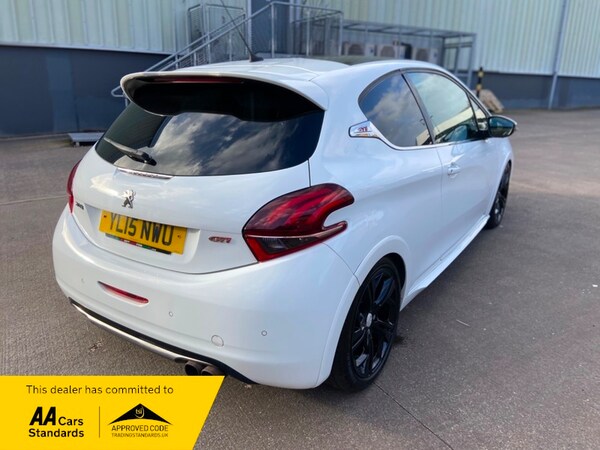 Used Peugeot 208 2015 for sale - 70572753: Photo 16
