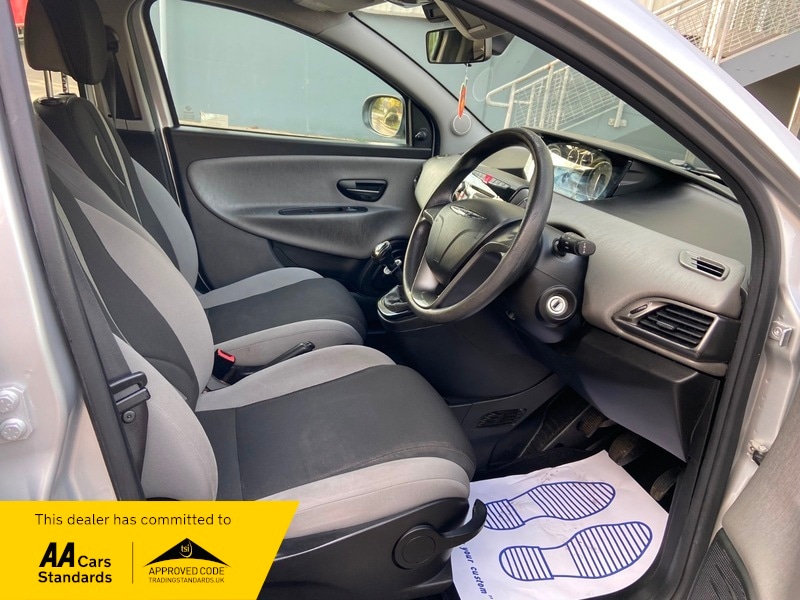 Used Chrysler Ypsilon 2013 for sale - 76346113: Photo 13