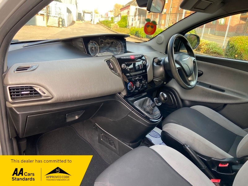 Used Chrysler Ypsilon 2013 for sale - 76346113: Photo 7
