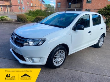Used Dacia Sandero 2015 for sale - 78558051: Photo