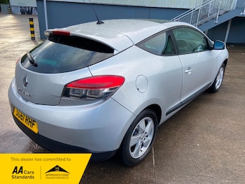 Used Renault Megane 2011 for sale - 76934960: Photo