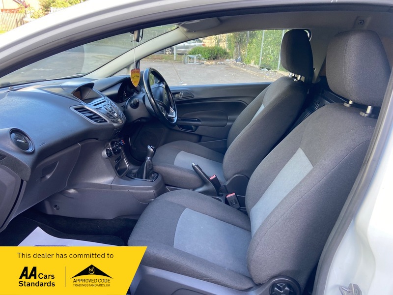 Used Ford Fiesta 2015 for sale - 76768938: Photo 10