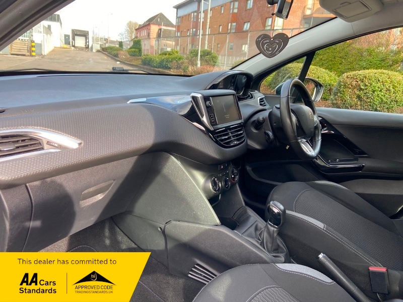 Used Peugeot 208 2016 for sale - 77708996: Photo 17