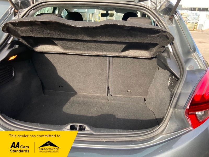 Used Peugeot 208 2016 for sale - 77708996: Photo 19