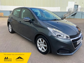 Used Peugeot 208 2016 for sale - 77708996: Photo