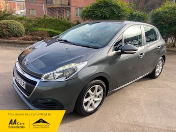 Used Peugeot 208 2016 for sale - 77708996: Photo