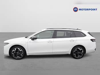 Used Volkswagen Passat 2025 for sale - 79639434: Photo