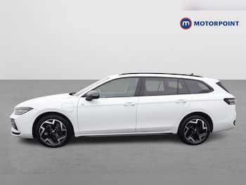 Used Volkswagen Passat 2025 for sale - 79625942: Photo