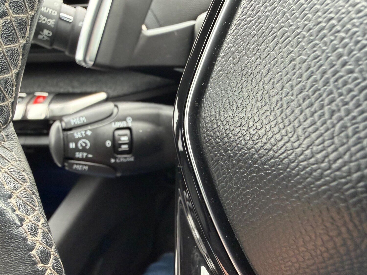 Used Peugeot 3008 2018 for sale - 77802455: Photo 25