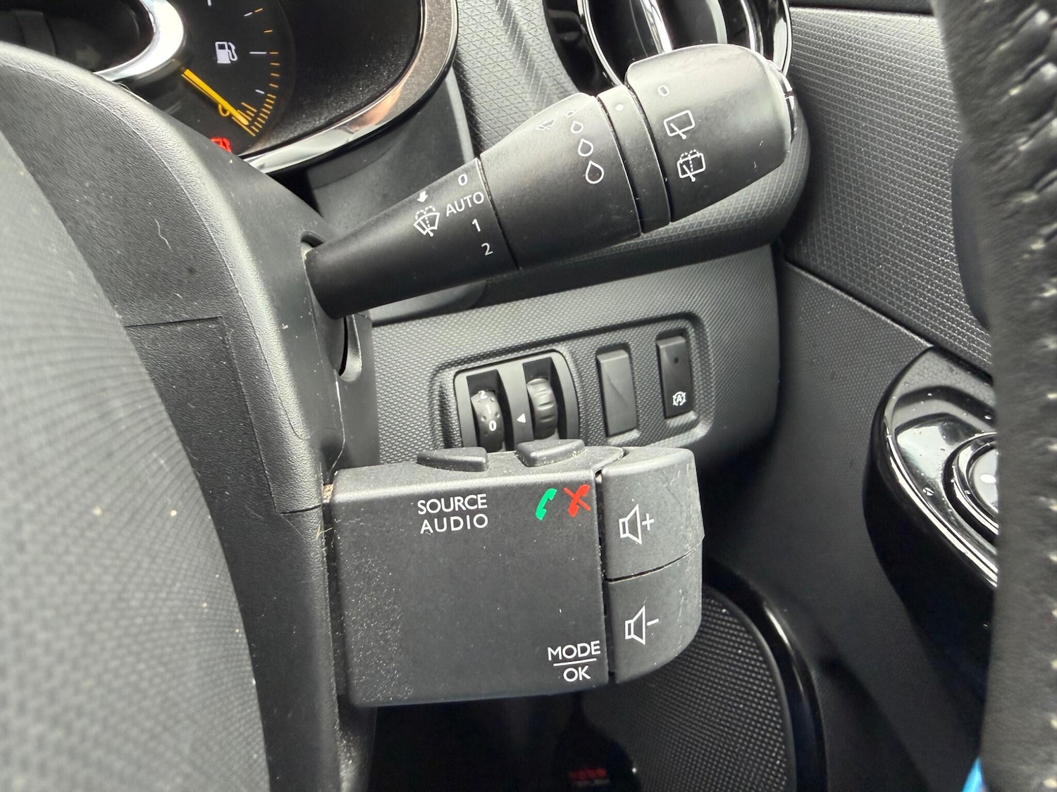 Used Renault Clio 2014 for sale - 77802454: Photo 23