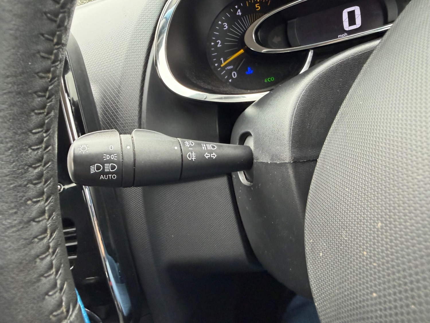 Used Renault Clio 2014 for sale - 77802454: Photo 24