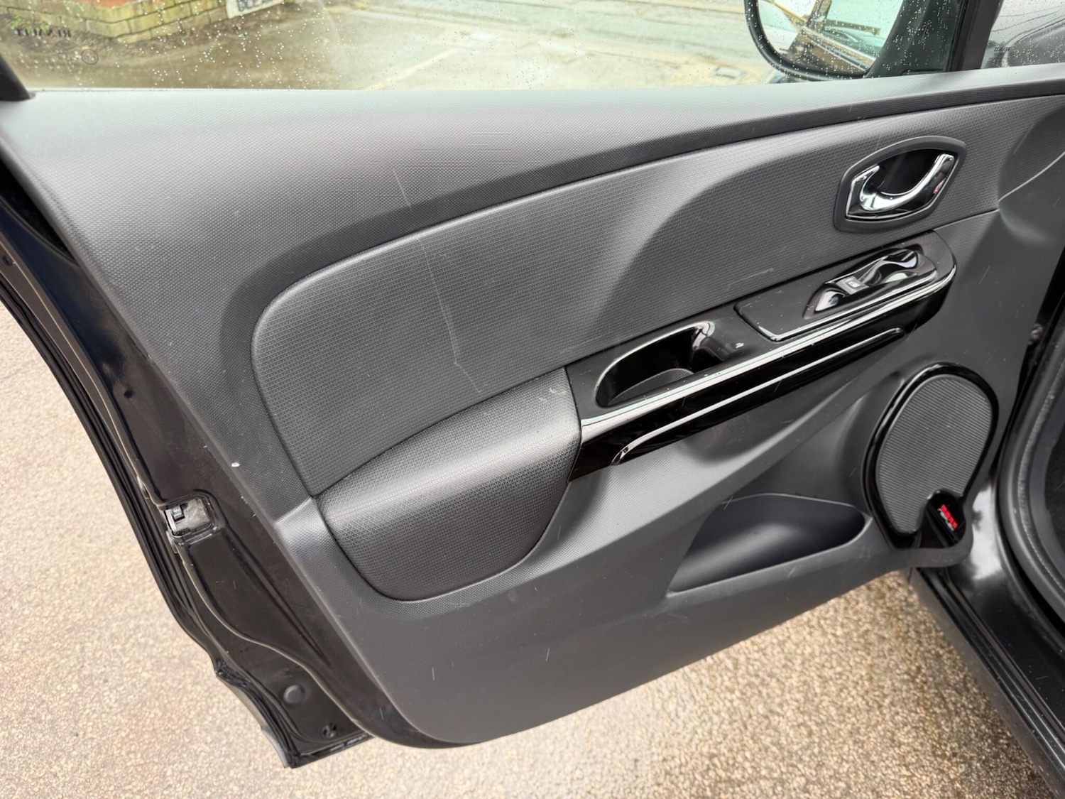 Used Renault Clio 2014 for sale - 77802454: Photo 28