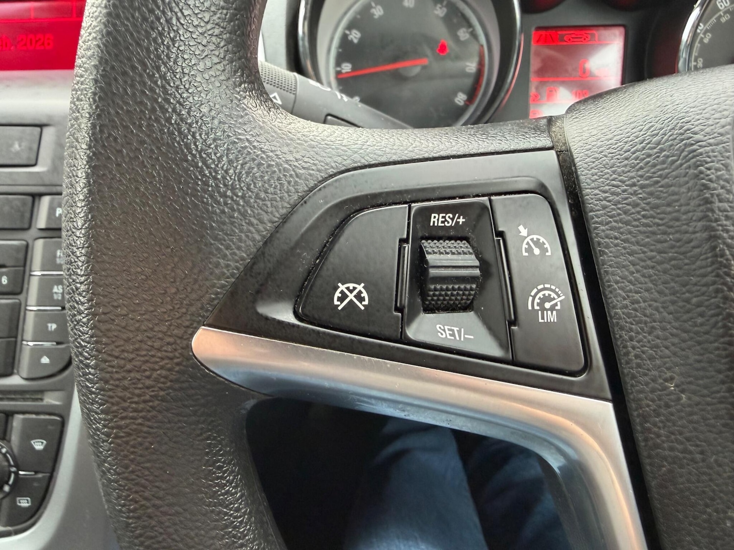 Used Vauxhall Astra 2015 for sale - 77802460: Photo 23