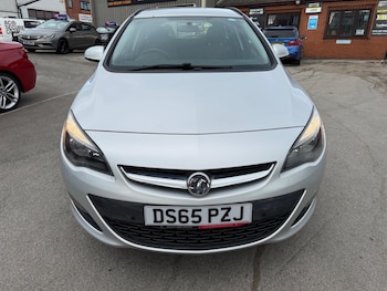 Used Vauxhall Astra 2015 for sale - 77802460: Photo