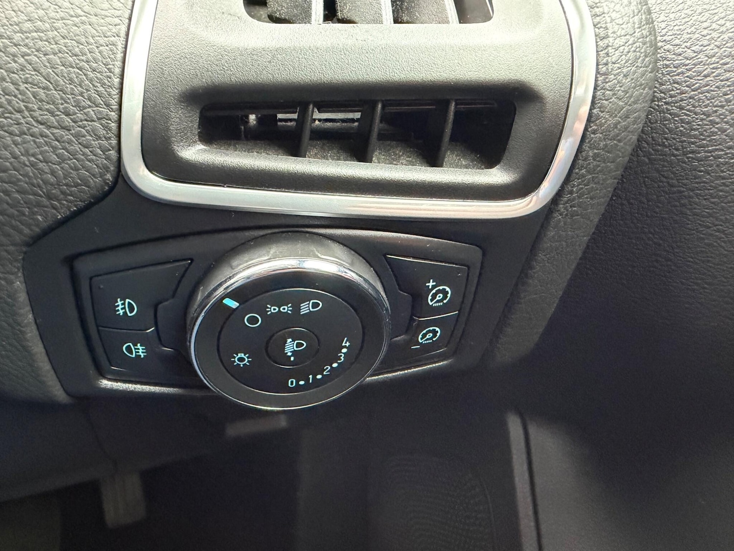 Used Ford Focus 2011 for sale - 77802448: Photo 27