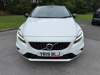 Used Volvo V40 2019 for sale - 79831131: Photo