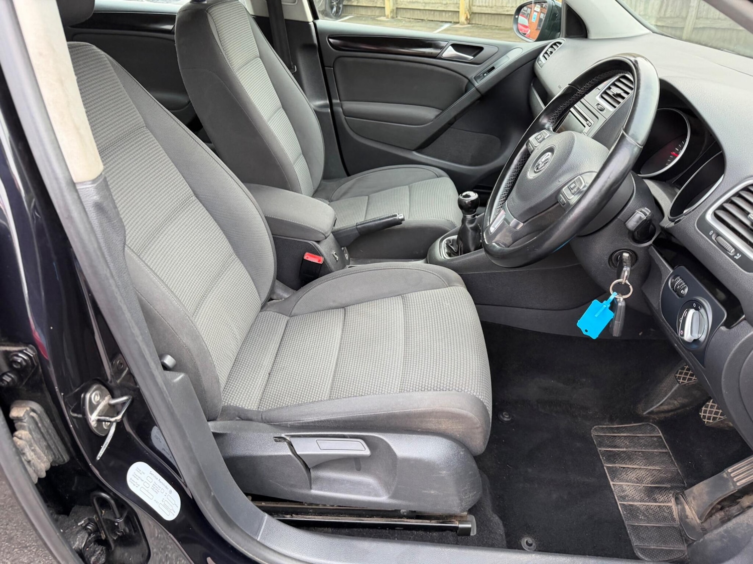 Used Volkswagen Golf 2010 for sale - 77808861: Photo 17