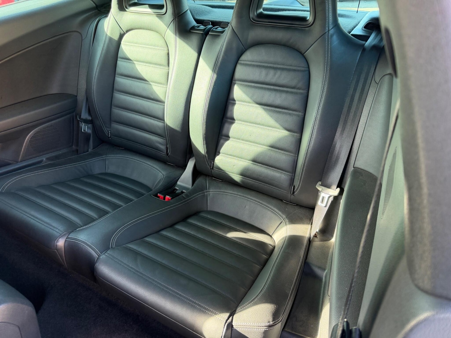 Used Volkswagen Scirocco 2010 for sale - 77802446: Photo 20