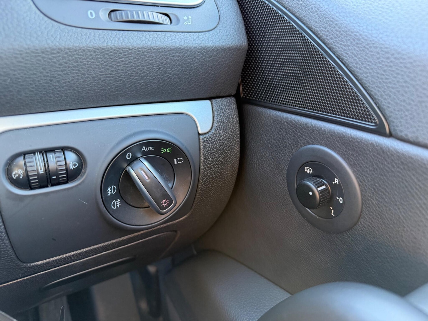 Used Volkswagen Scirocco 2010 for sale - 77802446: Photo 26