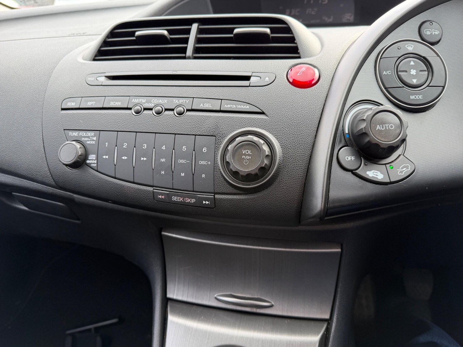 Used Honda Civic 2011 for sale - 77823904: Photo 11