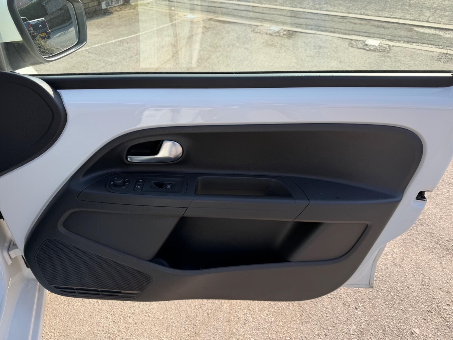 Used Volkswagen up! 2012 for sale - 77978353: Photo 25