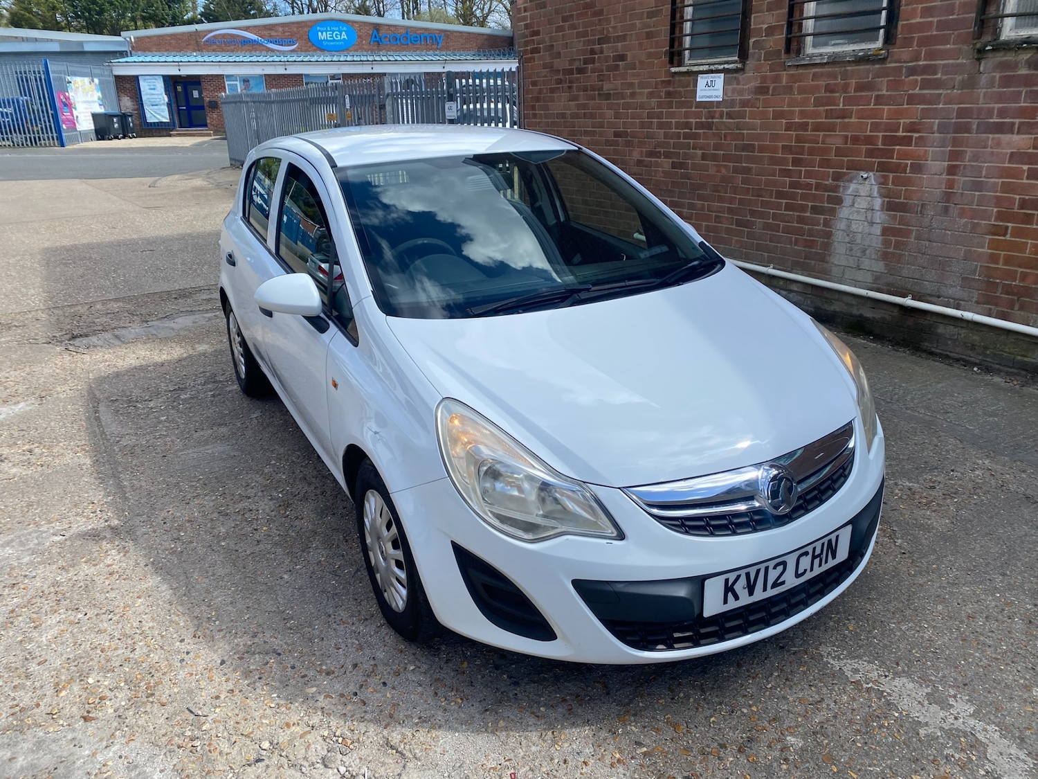 Used Vauxhall Corsa 2012 for sale - 78213773: Photo 2