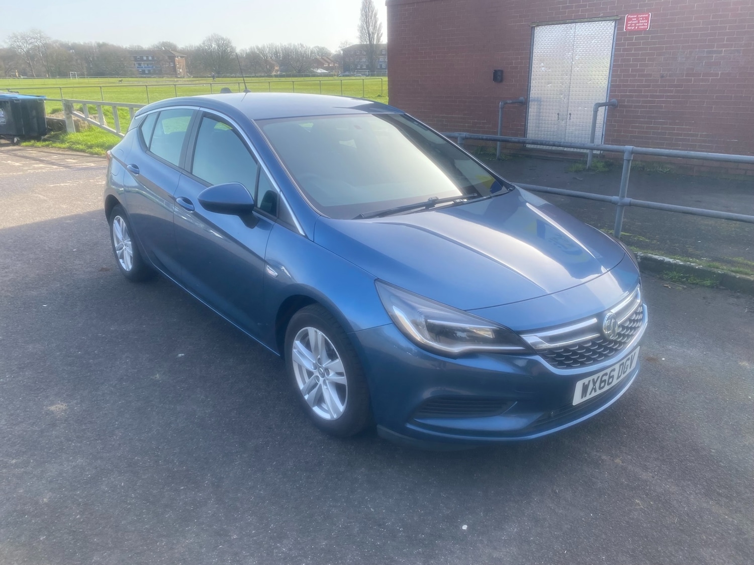 Used Vauxhall Astra 2016 for sale - 77663702: Photo 2