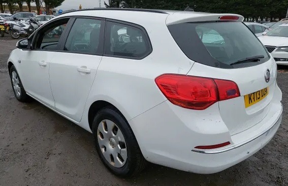 Used Vauxhall Astra 2013 for sale - 76197402: Photo 2