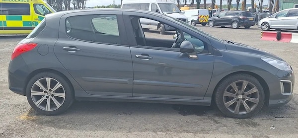 Used Peugeot 308 2013 for sale - 75265362: Photo 2