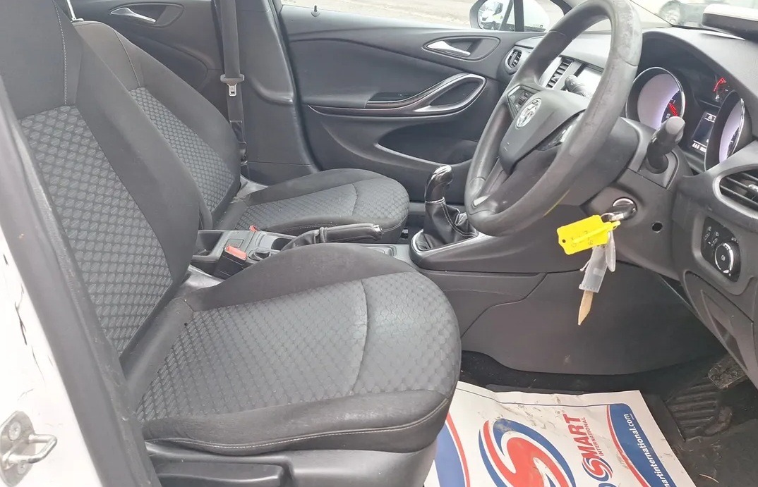 Used Vauxhall Astra 2017 for sale - 77450149: Photo 3