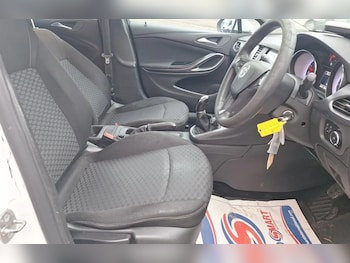 Used Vauxhall Astra 2017 for sale - 77450149: Photo