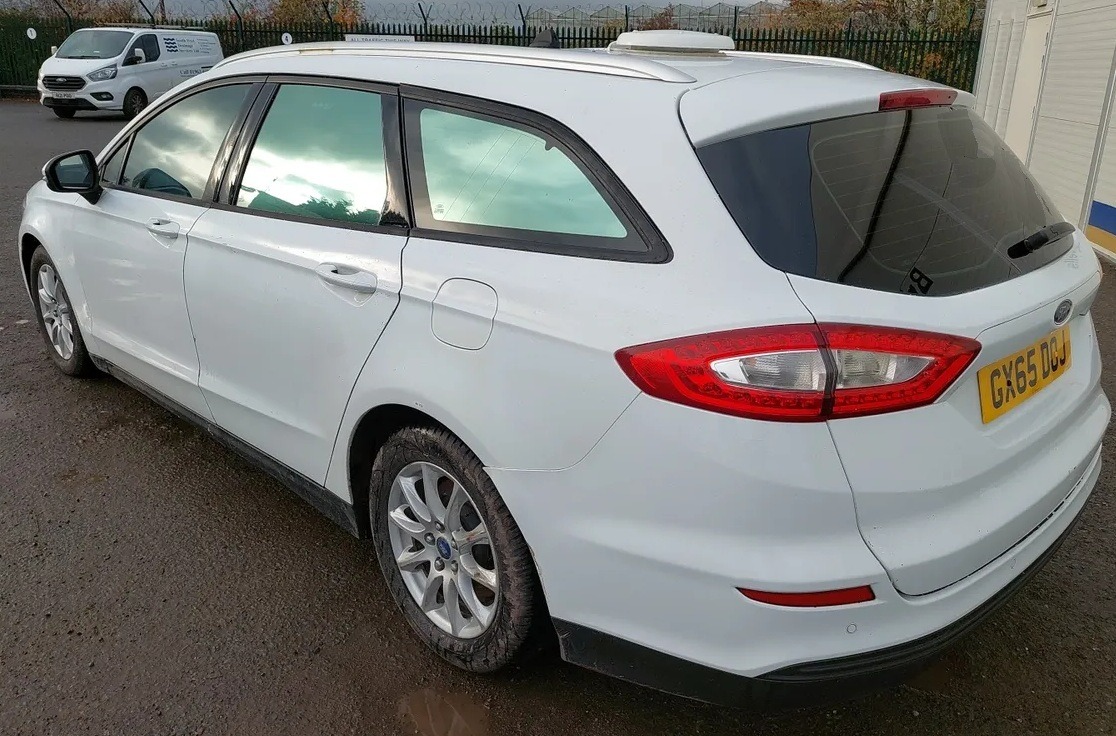 Used Ford Mondeo 2016 for sale - 76570829: Photo 2