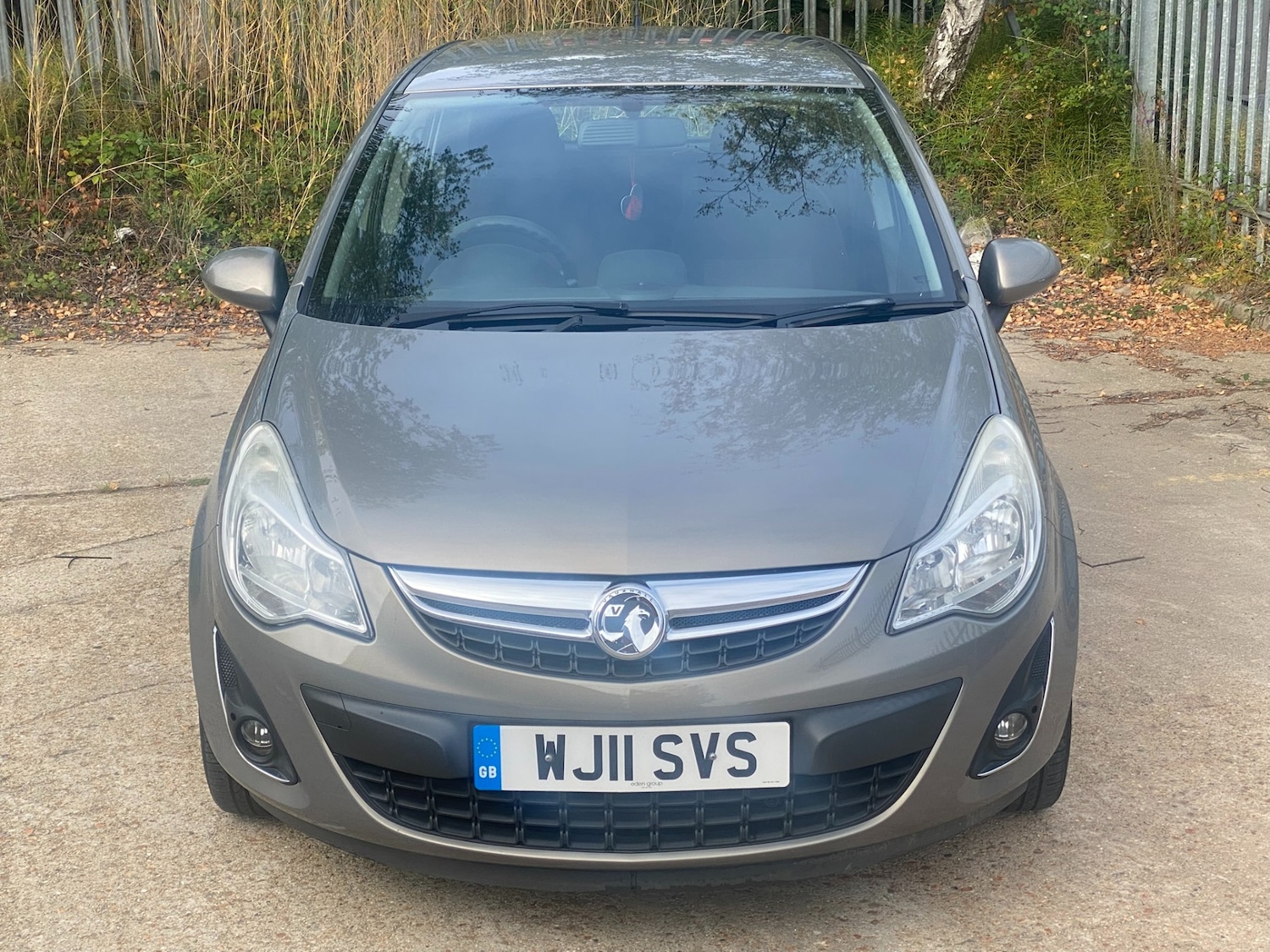 Used Vauxhall Corsa 2011 for sale - 76281785: Photo 2