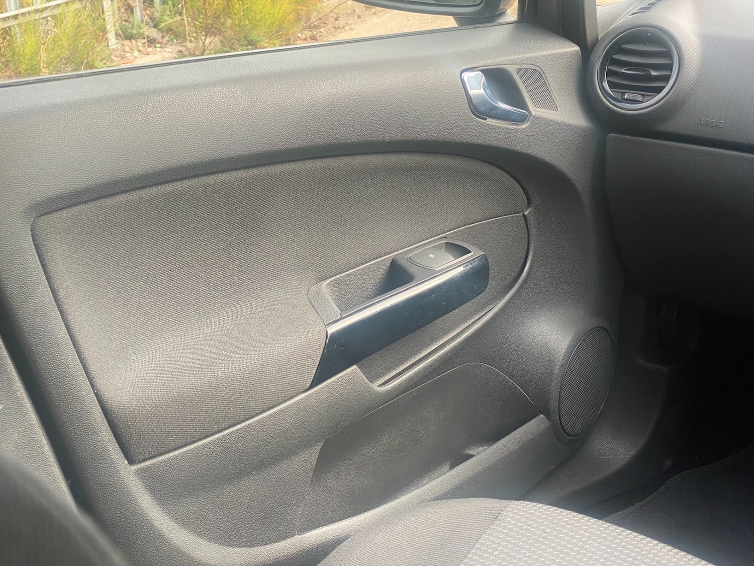 Used Vauxhall Corsa 2011 for sale - 76281785: Photo 23