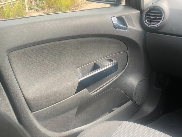 Used Vauxhall Corsa 2011 for sale - 76281785: Photo 23