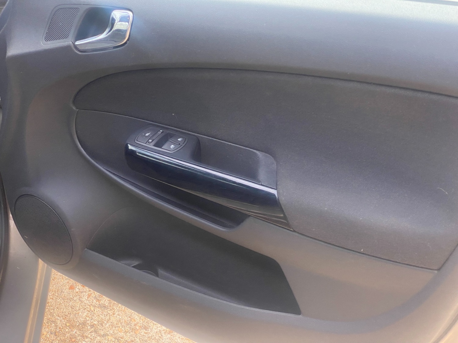 Used Vauxhall Corsa 2011 for sale - 76281785: Photo 24