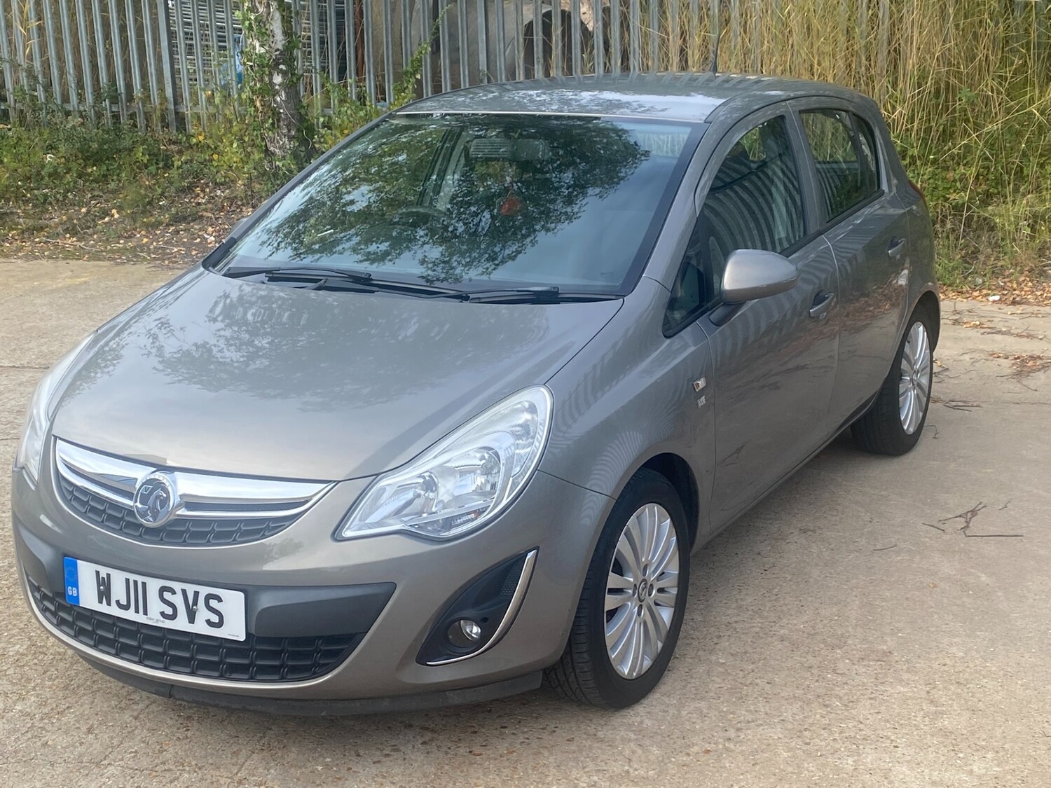 Used Vauxhall Corsa 2011 for sale - 76281785: Photo 3