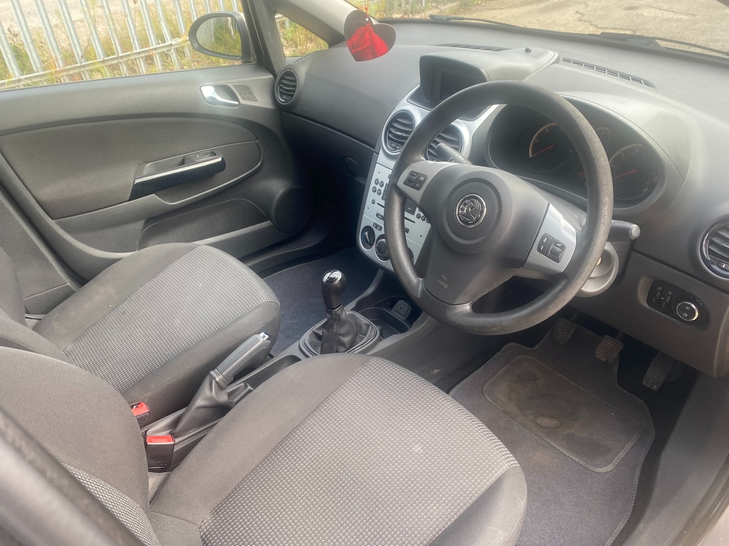 Used Vauxhall Corsa 2011 for sale - 76281785: Photo 9