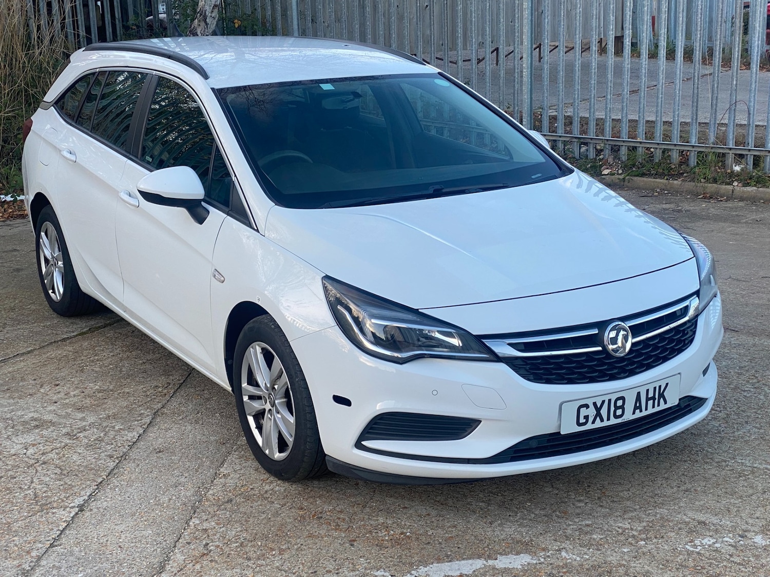 Used Vauxhall Astra 2018 for sale - 76819893: Photo 1