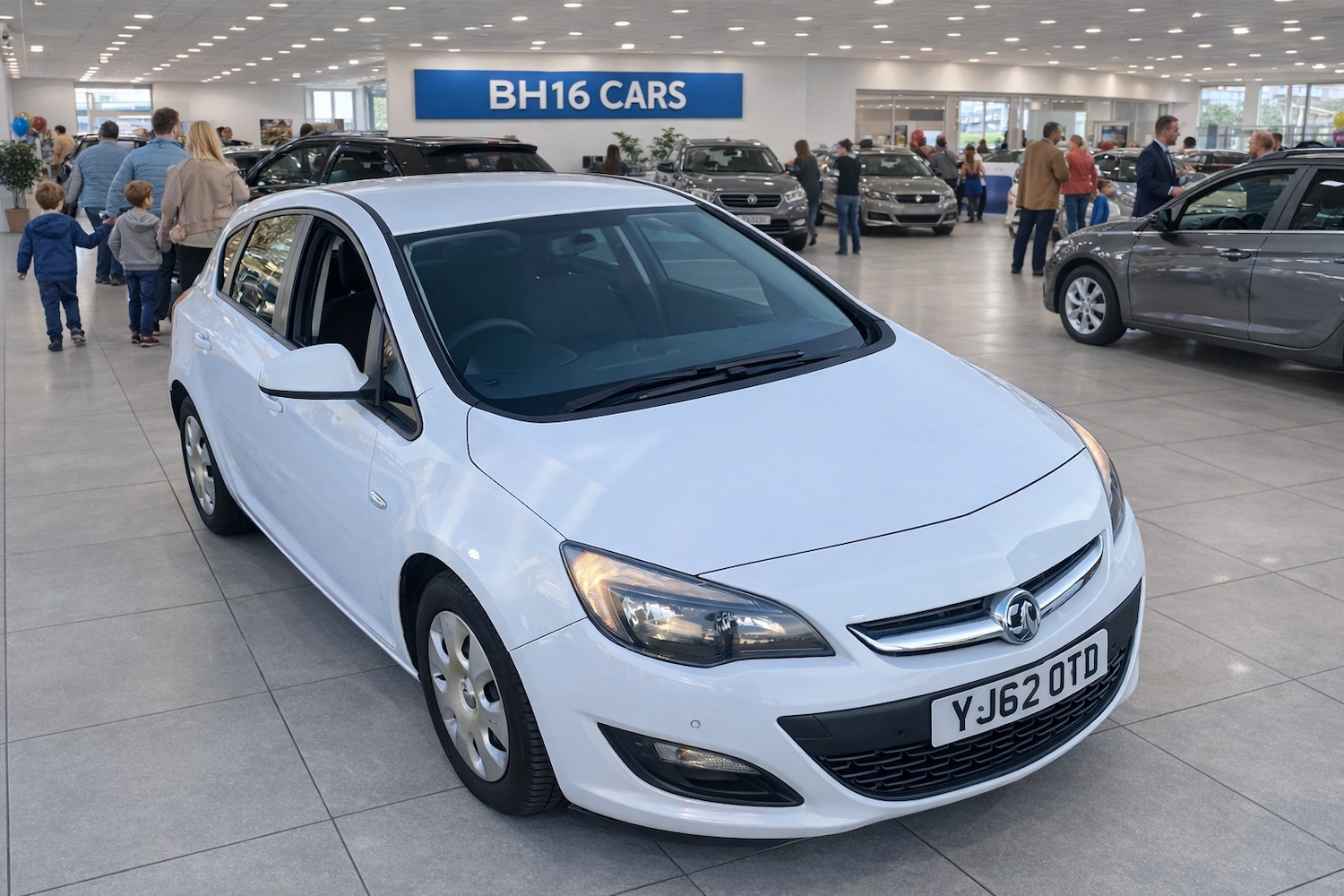 Used Vauxhall Astra 2013 for sale - 77968134: Photo 1