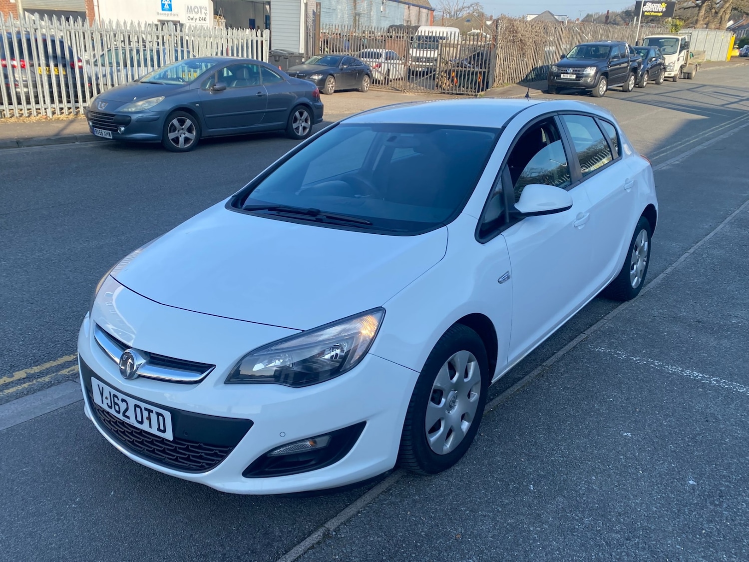Used Vauxhall Astra 2013 for sale - 77968134: Photo 3